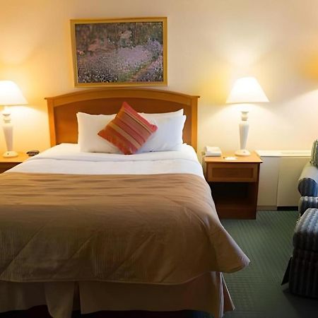 Lifestyle Inn Cedar Falls Exteriér fotografie