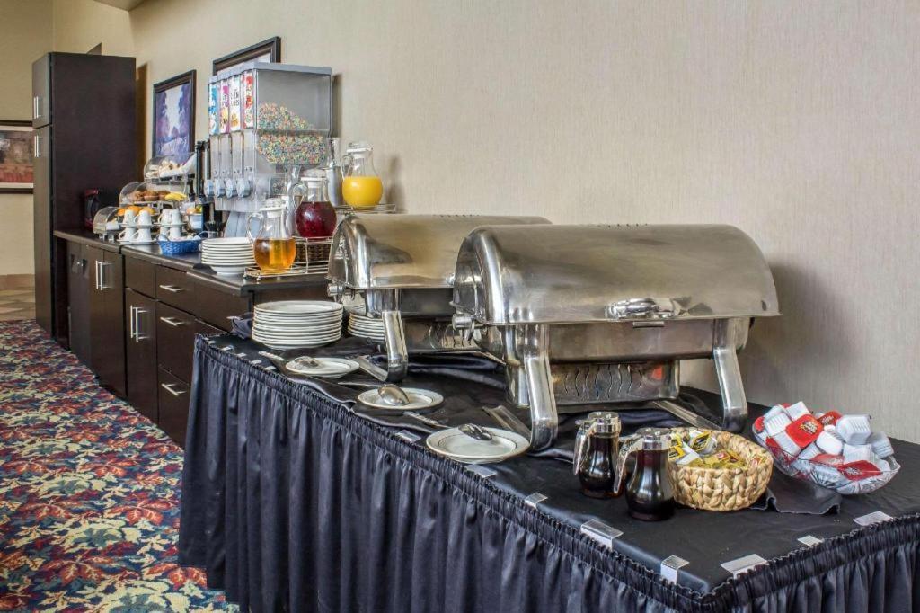 Lifestyle Inn Cedar Falls Exteriér fotografie
