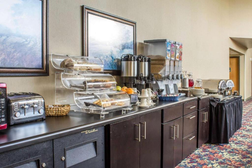 Lifestyle Inn Cedar Falls Exteriér fotografie